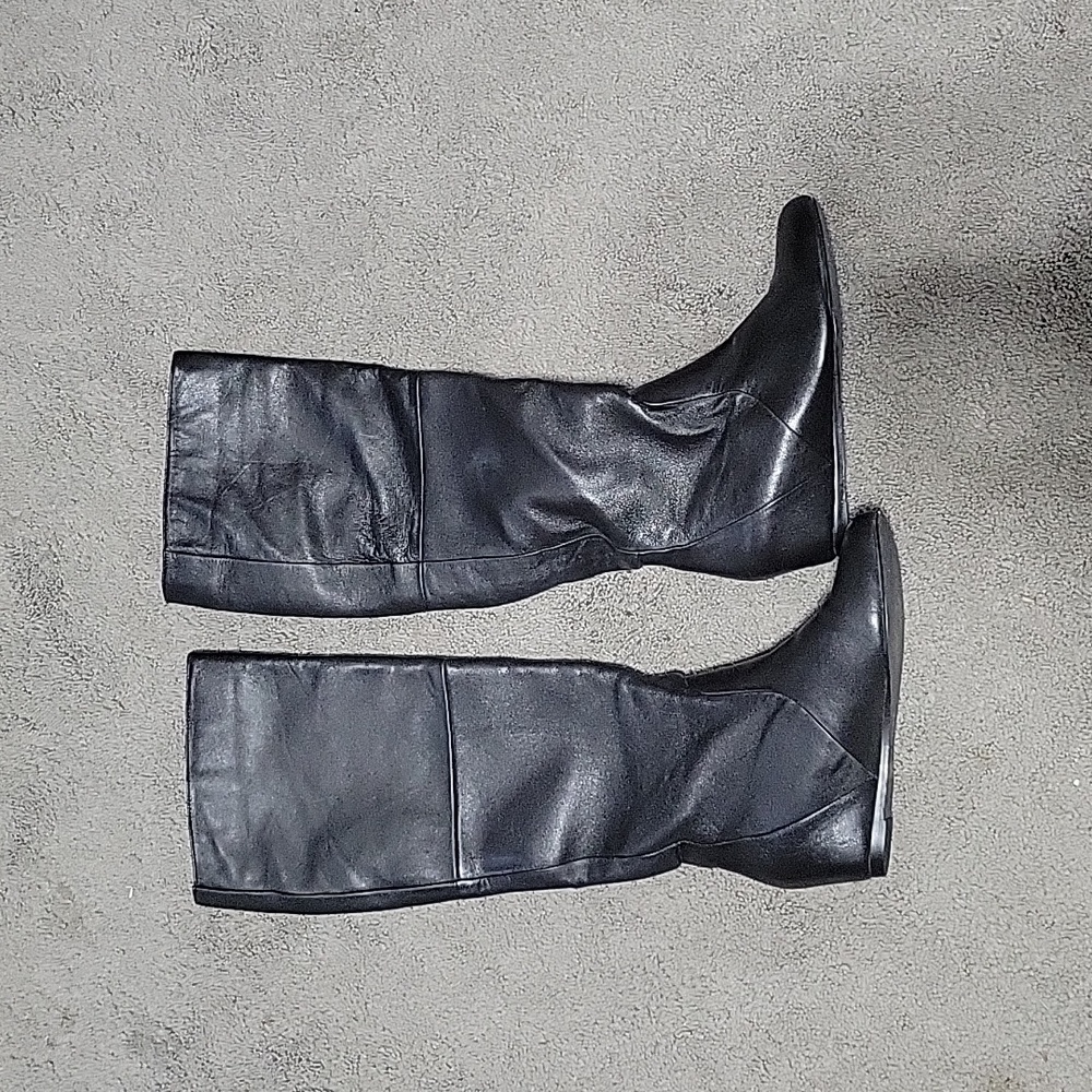 Euc Report womens sz 6 knee high boots